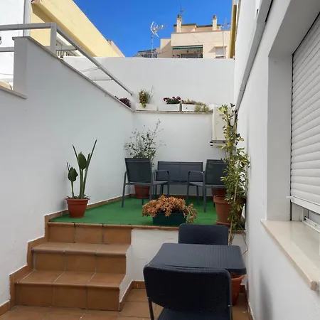 A 5 Min Estacion De Tren- Patio-parking Y Playa Appartement