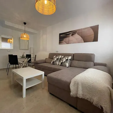 Apartment A 5 Min Estacion De Tren- Patio-parking Y Playa *