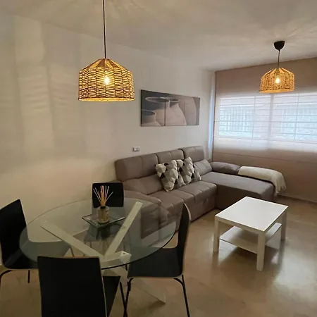 A 5 Min Estacion De Tren- Patio-parking Y Playa Appartamento *