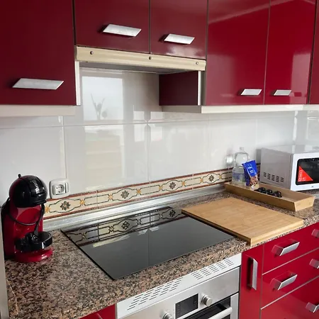 A 5 Min Estacion De Tren- Patio-parking Y Playa Appartamento